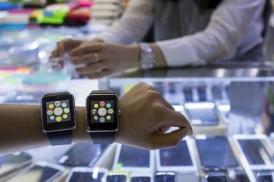 苹果手表昨开始预购 中国山寨版早已热卖__上海热线新闻频道